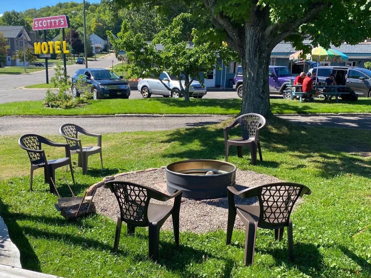 Scotty'S Motel Munising Exterior photo